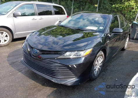 2018 Toyota Camry Hybrid Le из США, поврежденный, VIN 4T1B31HK7JU507415
